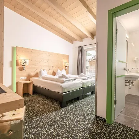 Harakiri Und Apresski Hotel *