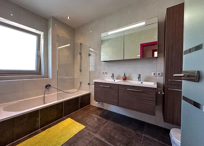 Harakiri Und Apresski מלון מאיירהופן