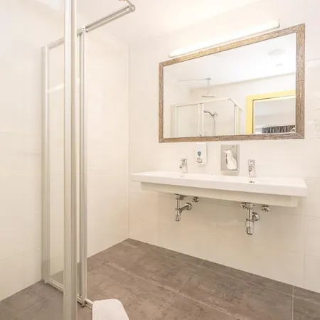 ホテル Harakiri Und Apresski *