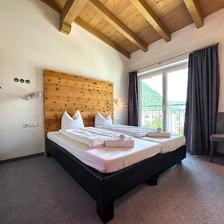 ホテル Harakiri Und Apresski