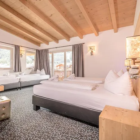 ホテル Harakiri Und Apresski